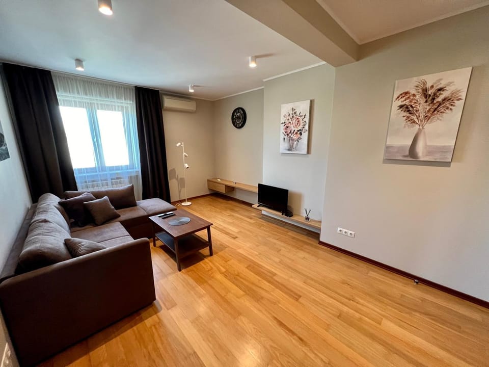 LOCATION ! LOCATION ! LOCATION ! City Garden View Oak apartment Apartment in Sofia