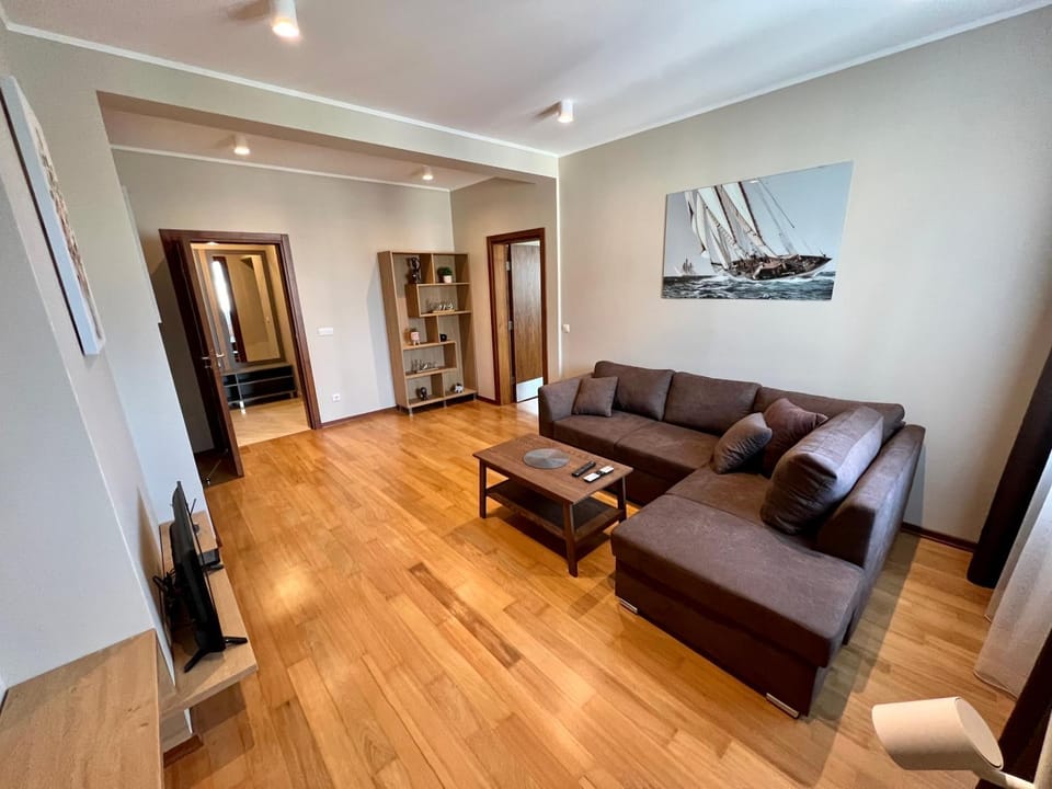 LOCATION ! LOCATION ! LOCATION ! City Garden View Oak apartment Apartment in Sofia