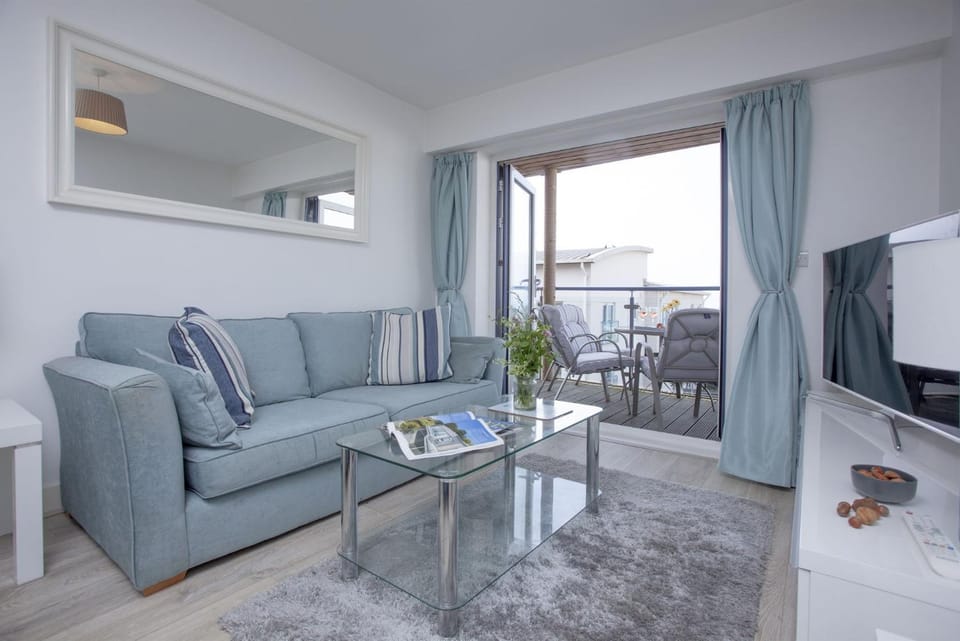 TV and multimedia, Balcony/Terrace, Living room