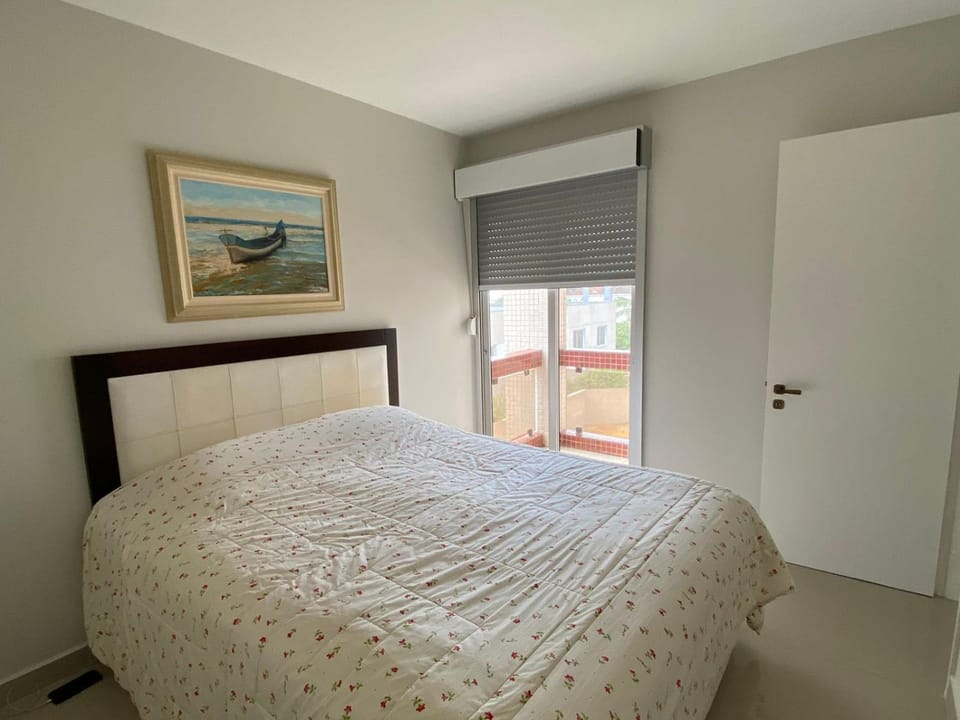 Apto todo equipado em Caiobá há 50m do mar Apartment in State of Paraná
