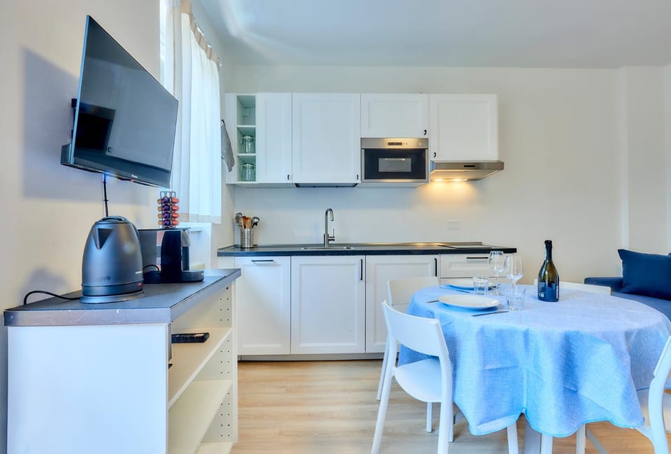 TV and multimedia, Kitchen or kitchenette