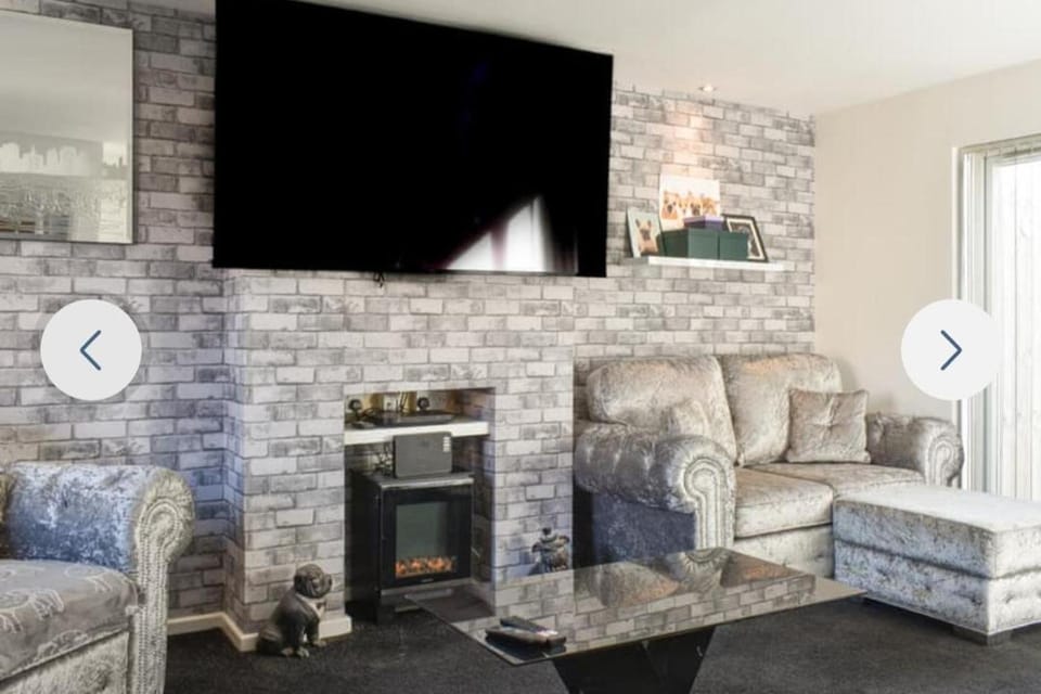 The hawthorns large detached 3 bedroom family home House in England