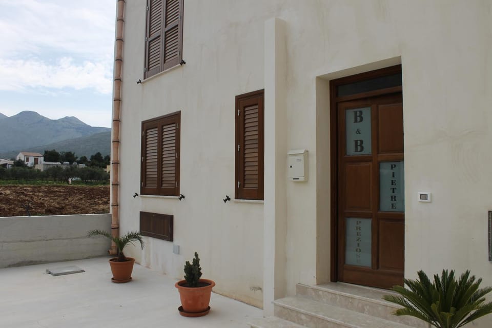 Facade/entrance, Day, Property logo or sign