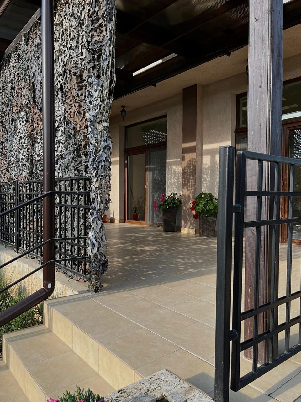 Property building, Facade/entrance, Balcony/Terrace