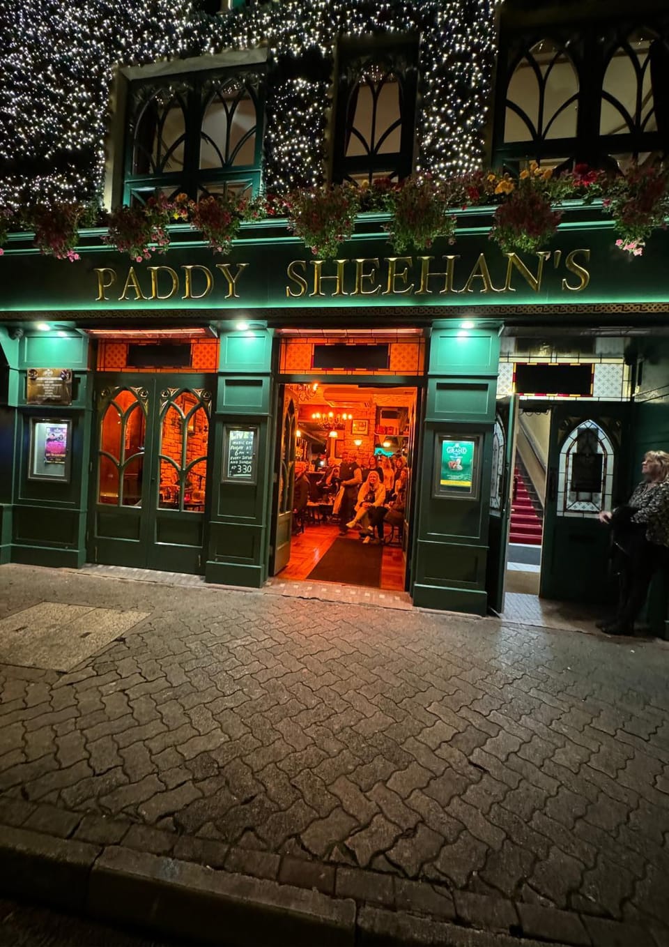 Property building, Lounge or bar, Evening entertainment