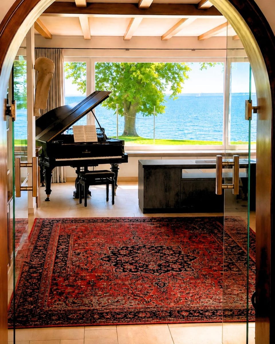 View (from property/room), Living room, Garden view, Lake view