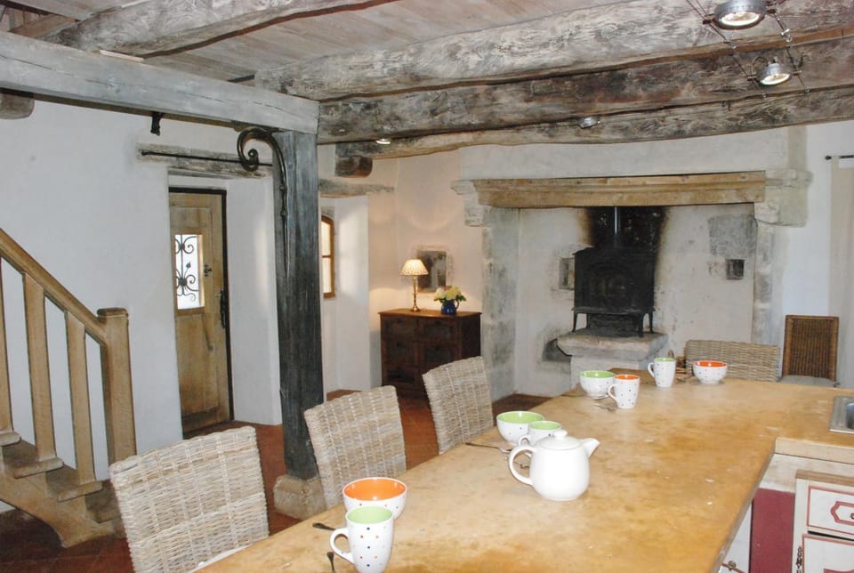 Dining area, kitchen