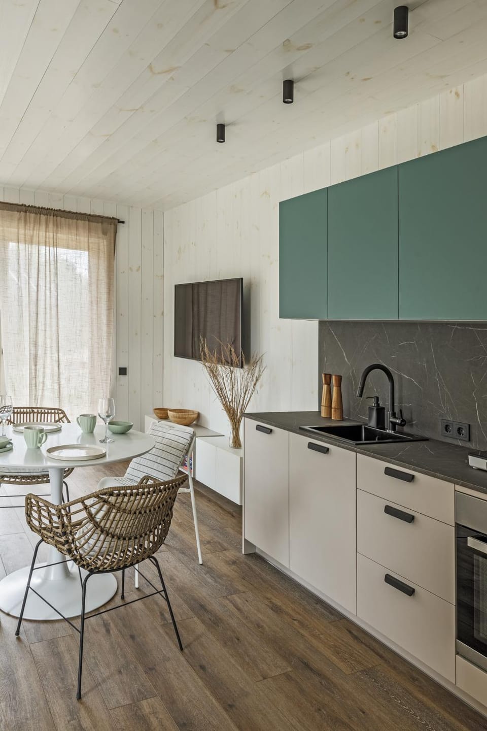 TV and multimedia, Kitchen or kitchenette, Dining area, pet friendly, stove