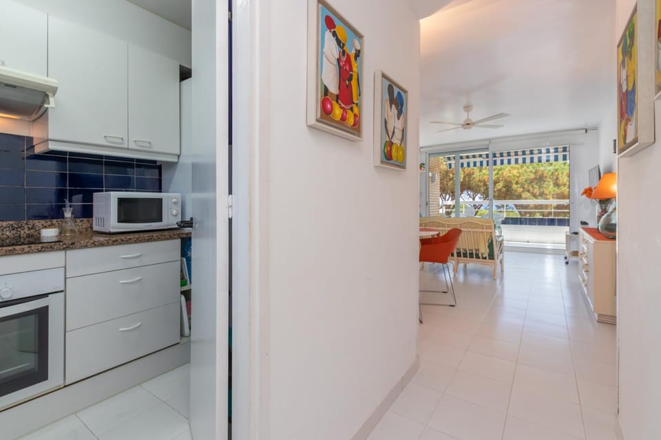 Kitchen or kitchenette, Living room