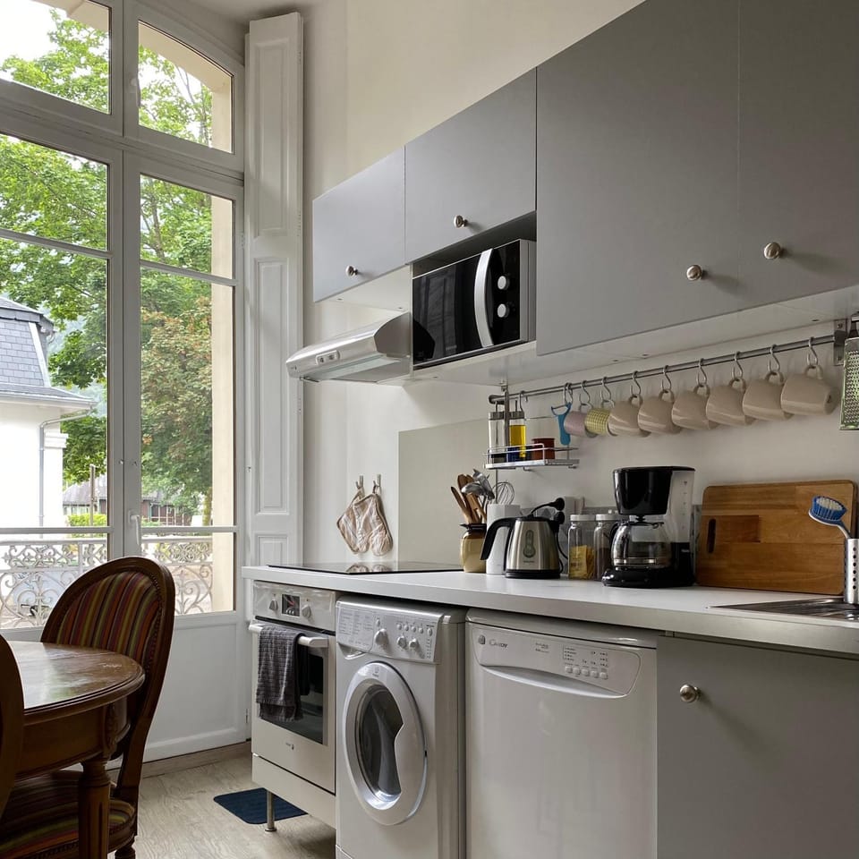 Coffee/tea facilities, Kitchen or kitchenette, Dining area, dishwasher, minibar, pet friendly, stove, toaster, washing machine, dryer