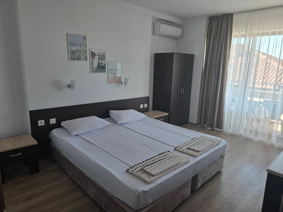 Стаи за гости Мистрал Bed and Breakfast in Burgas Province