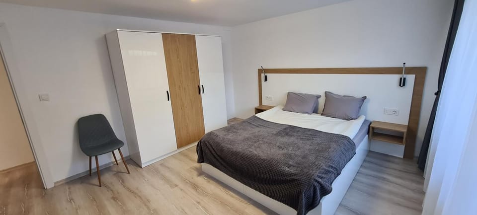 Bed, Photo of the whole room, Bedroom, wardrobe
