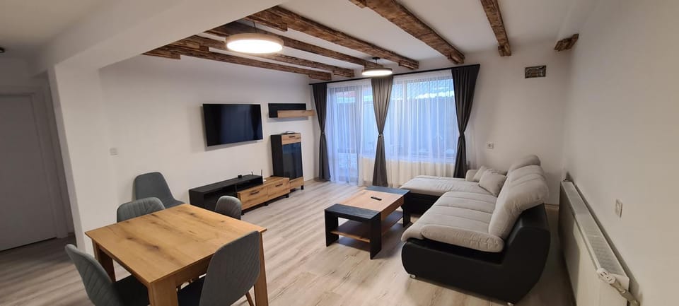 Communal lounge/ TV room, TV and multimedia, Living room, Photo of the whole room