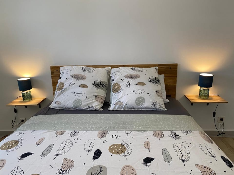 Bed, Bedroom