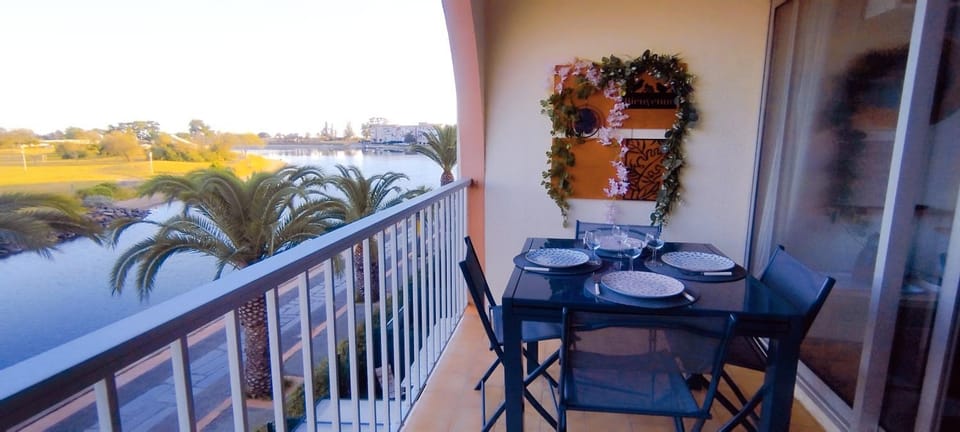 Superbe studio cabine, Cap d'Agde Cabin in Agde