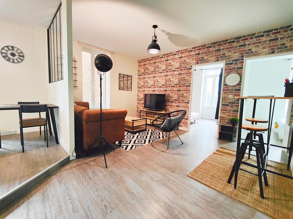2en1 9 Personnes Max Stationnement proche & gratuit Wifi Apartment in Riom