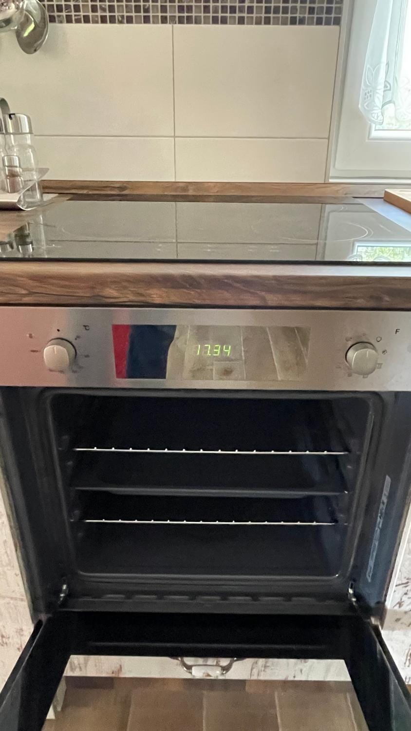 Kitchen or kitchenette, pet friendly