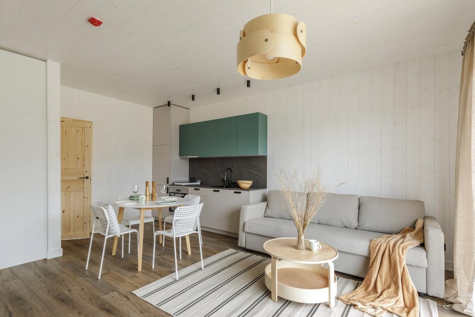 Kitchen or kitchenette, Living room, Seating area, Dining area