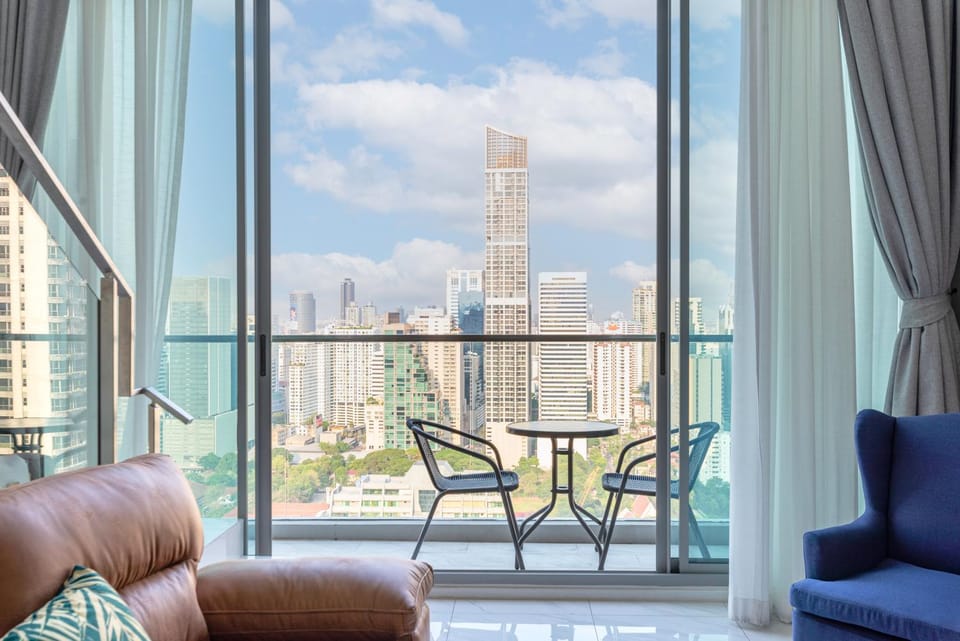 Day, View (from property/room), Balcony/Terrace, Living room, City view