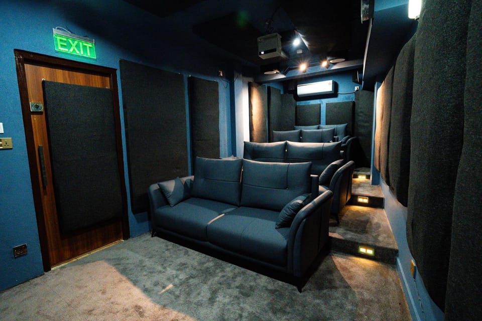 Living room, Seating area, Evening entertainment, Entertainment