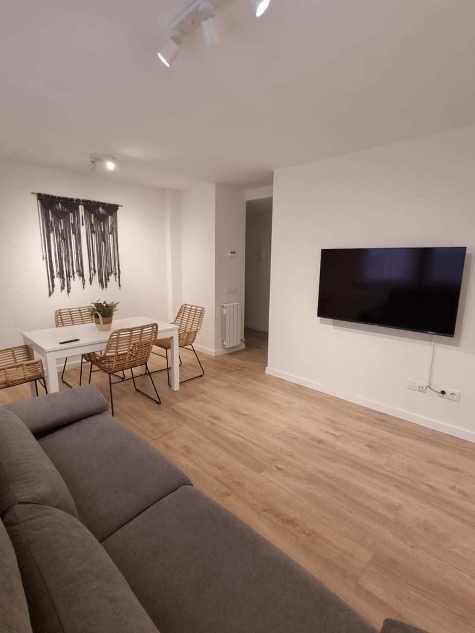 Communal lounge/ TV room, Living room, Seating area