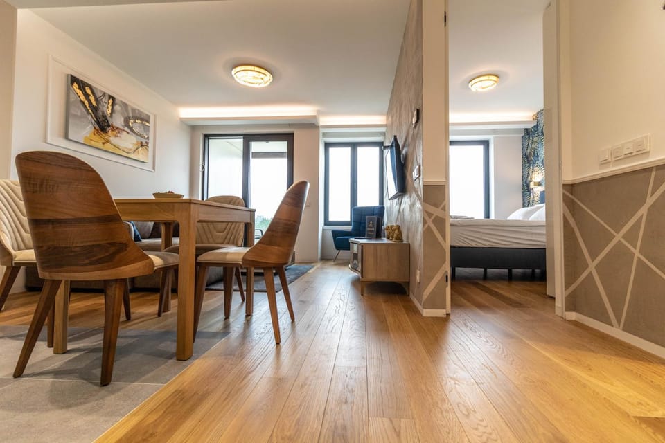 Bed, Living room, Bedroom