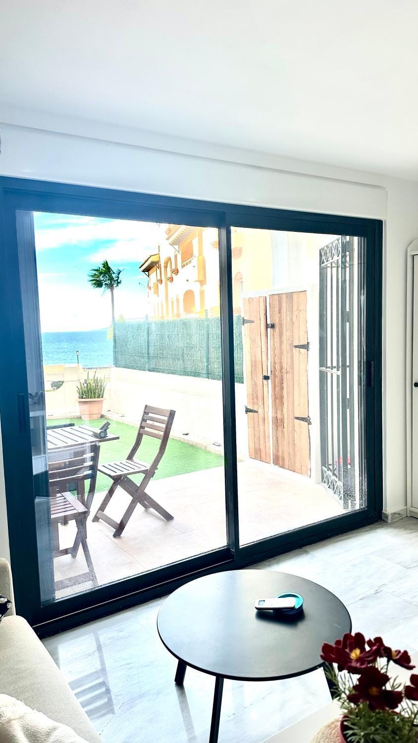 The pearl of Pinacho - Beach front & swimming pool Apartment in Estepona