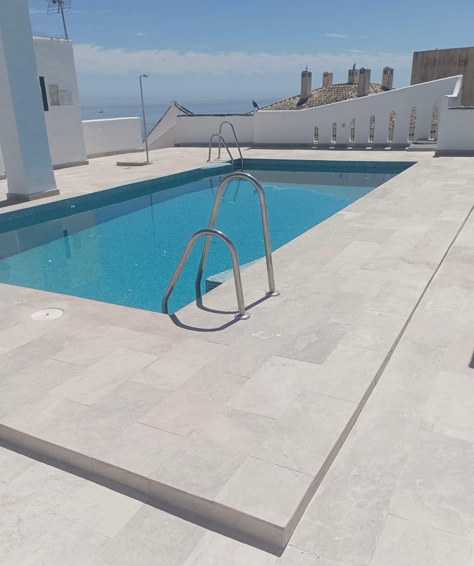 The pearl of Pinacho - Beach front & swimming pool Apartment in Estepona