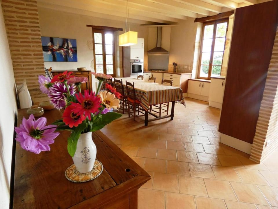 Maison abélia House in Nouvelle-Aquitaine