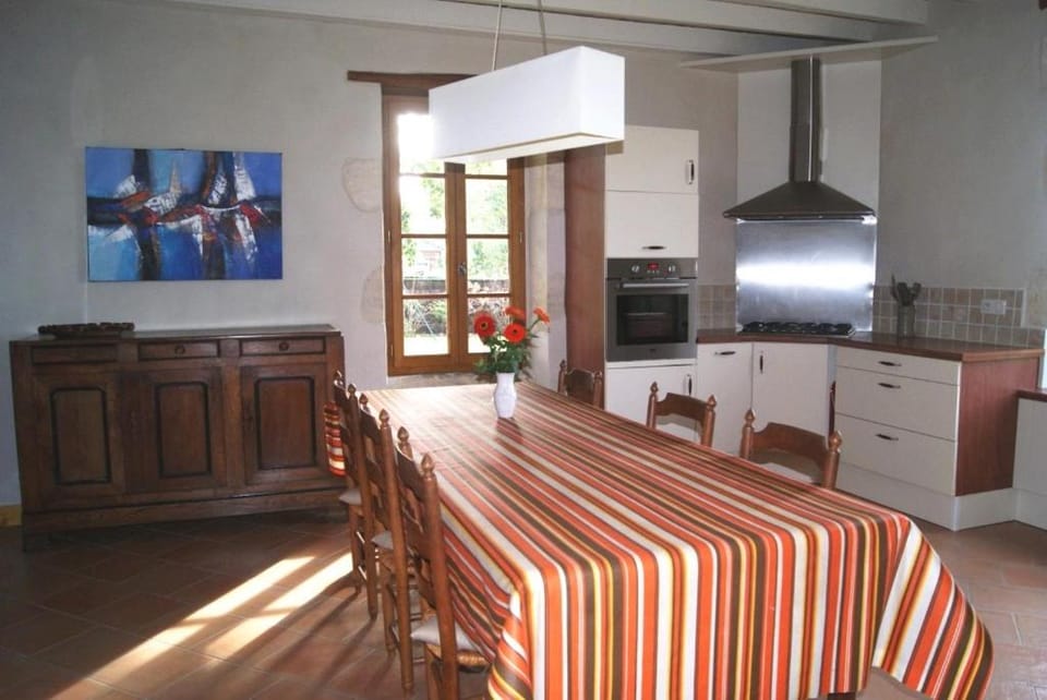 Maison abélia House in Nouvelle-Aquitaine