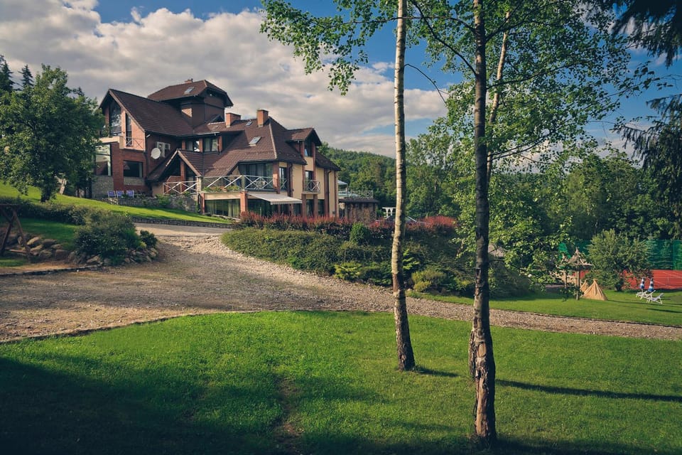 Property building, Day, Neighbourhood, Natural landscape