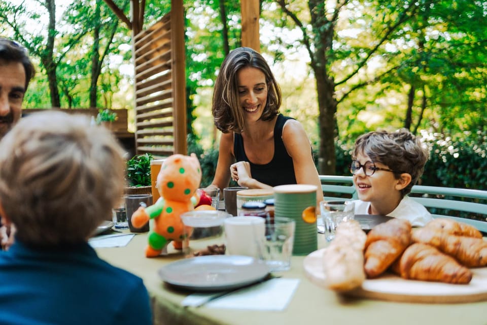 People, Food and drinks, Dining area, children, Family
