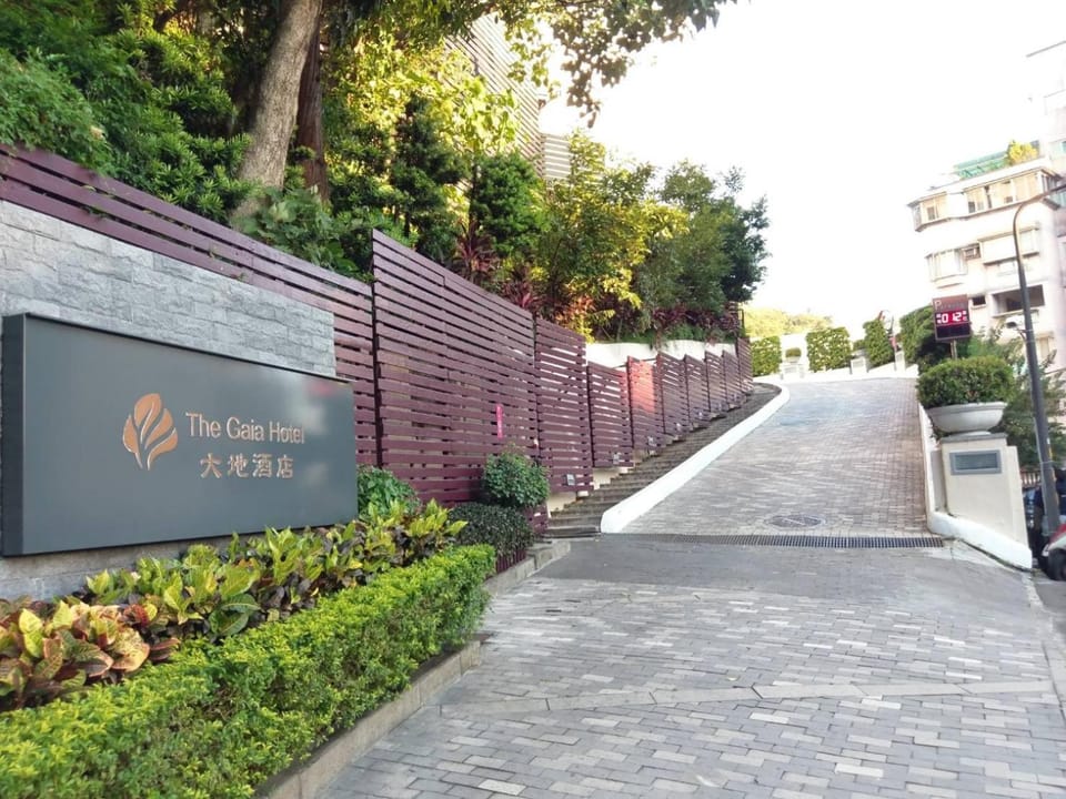 Facade/entrance, Day
