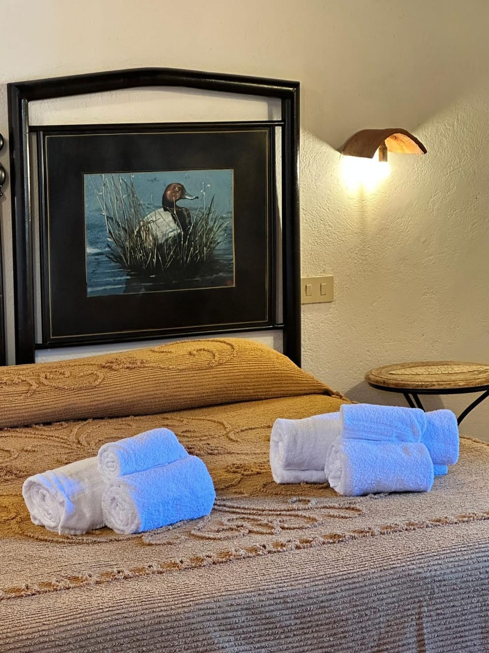 Photo of the whole room, Bedroom, towels