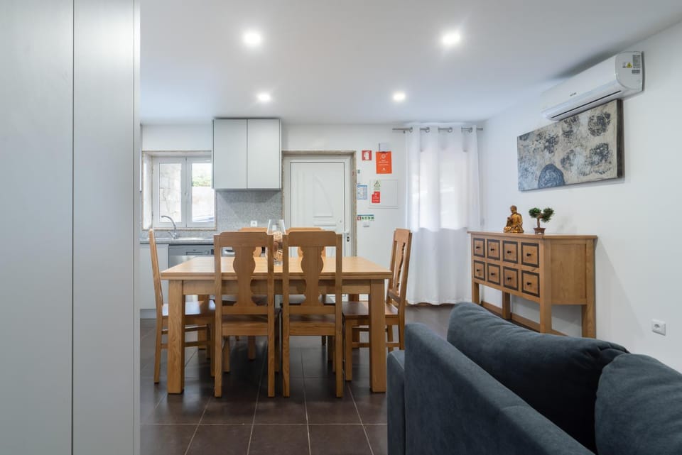 TV and multimedia, Kitchen or kitchenette, Living room, Dining area