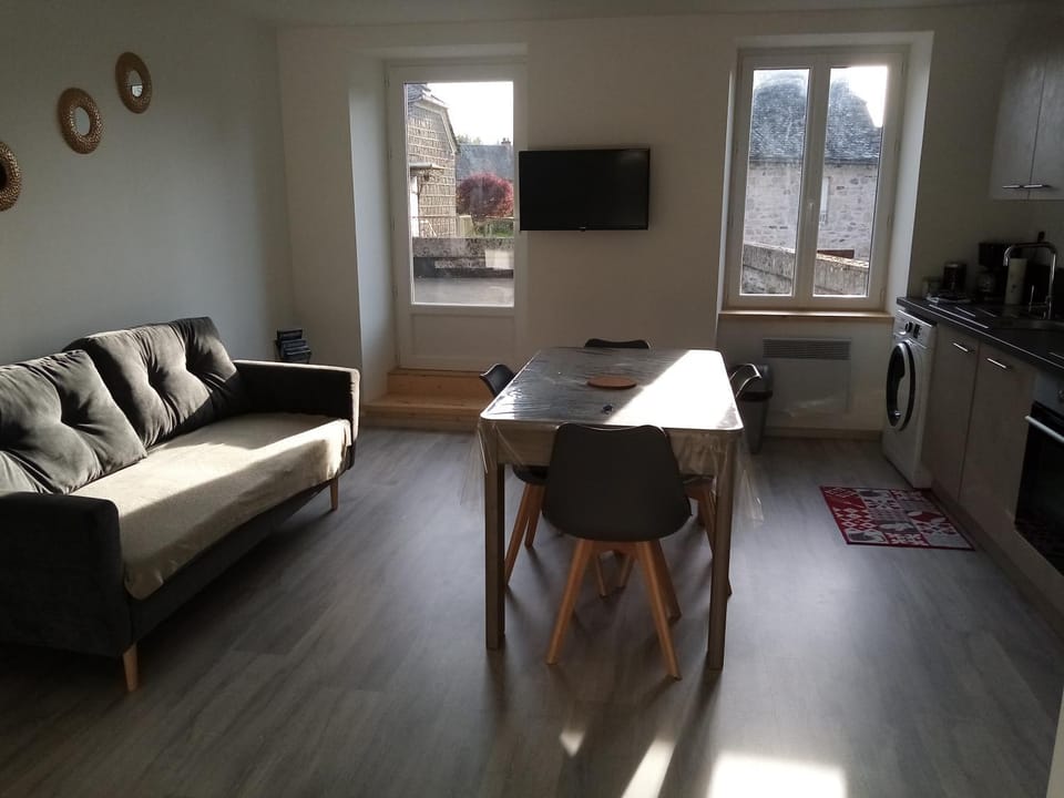 Communal lounge/ TV room, TV and multimedia, Kitchen or kitchenette, Living room, Dining area