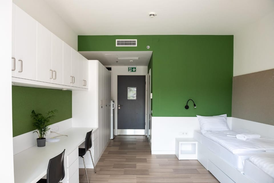 Bed, air conditioner