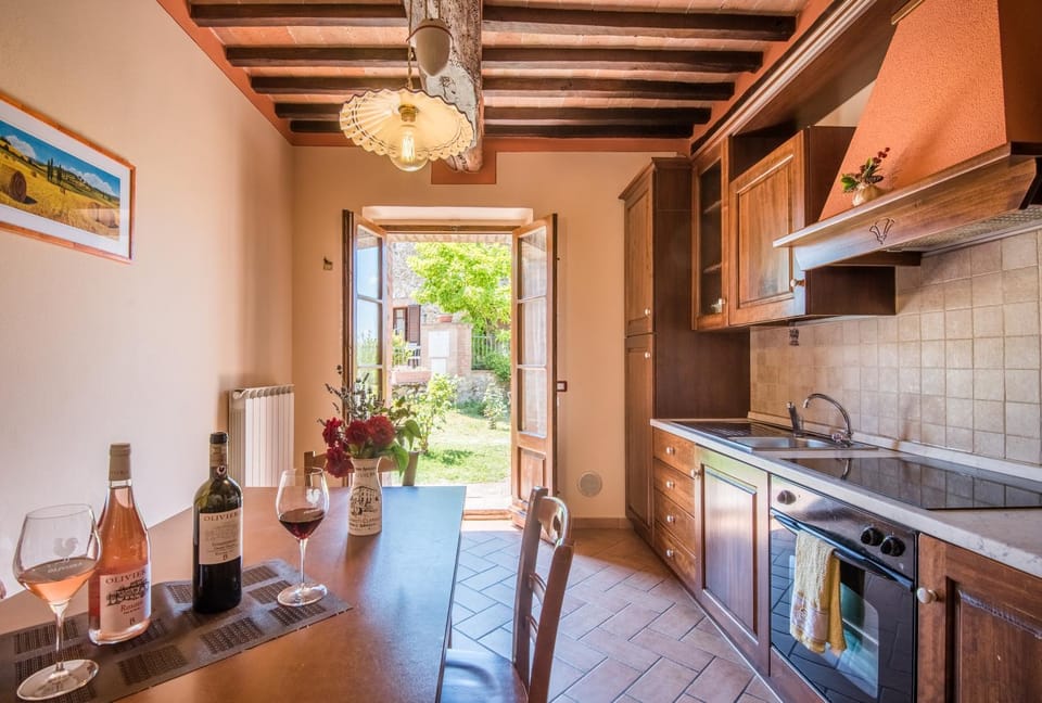 Agriturismo Oliviera Winery Farm Stay in Tuscany