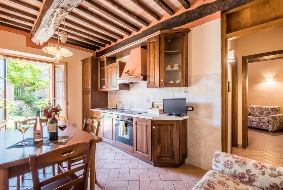 Agriturismo Oliviera Winery Farm Stay in Tuscany