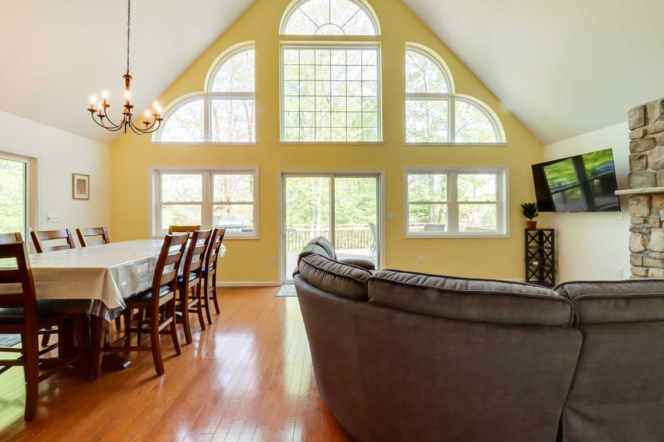 Huge Deck: Stunning Pocono Lake Vacation Rental! House in Coolbaugh Township