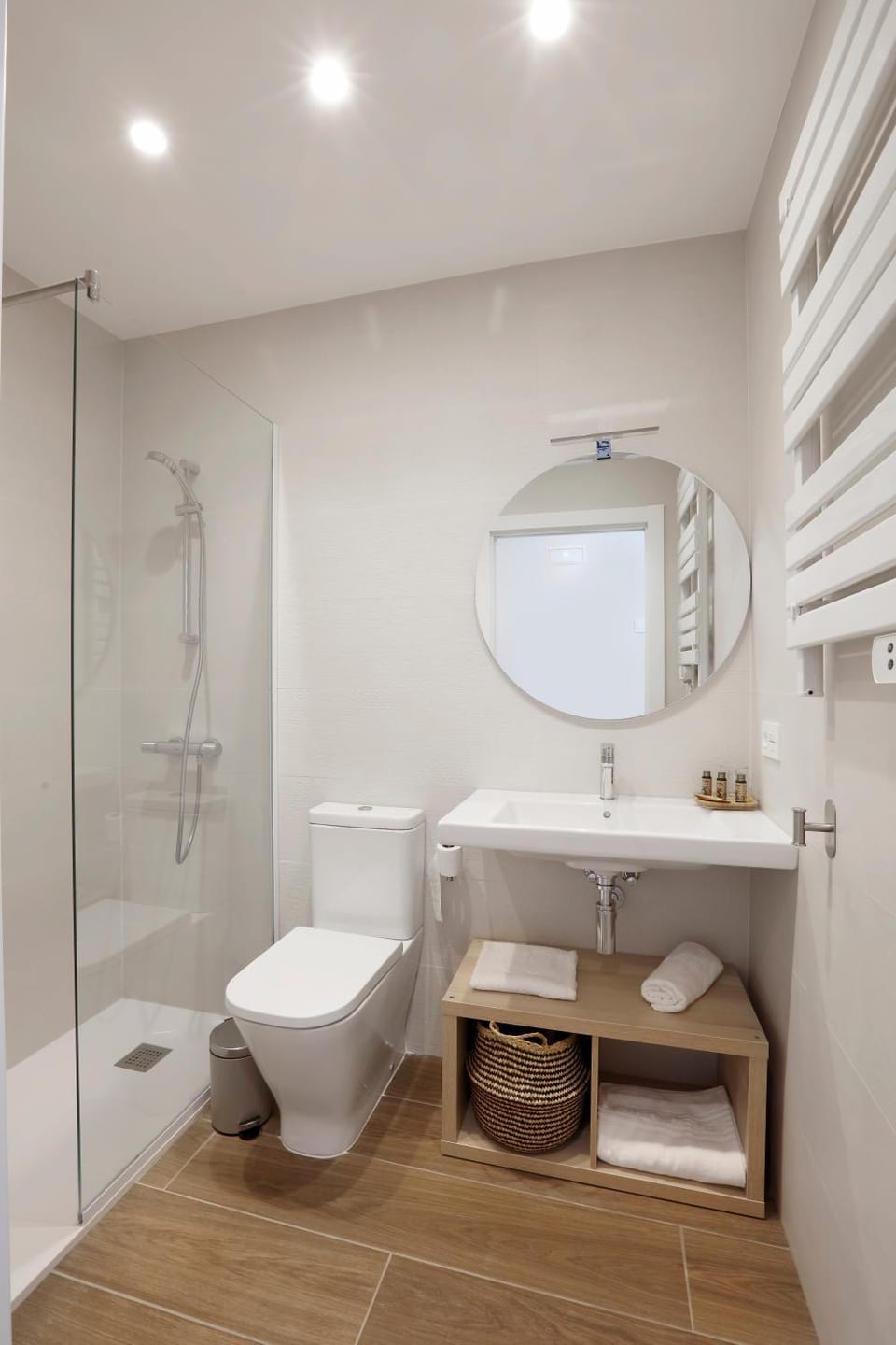 Pension Mendi Azpi Rooms Bed and Breakfast in Basque Country