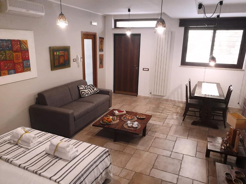 Living room, Dining area, air conditioner