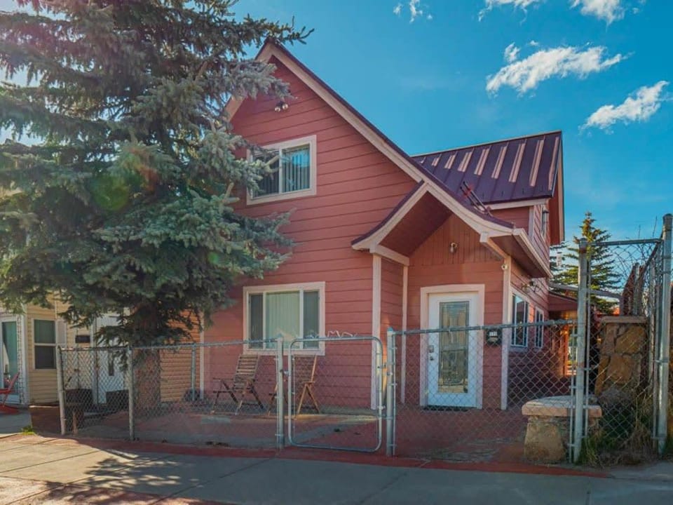 Property building, Day, Street view