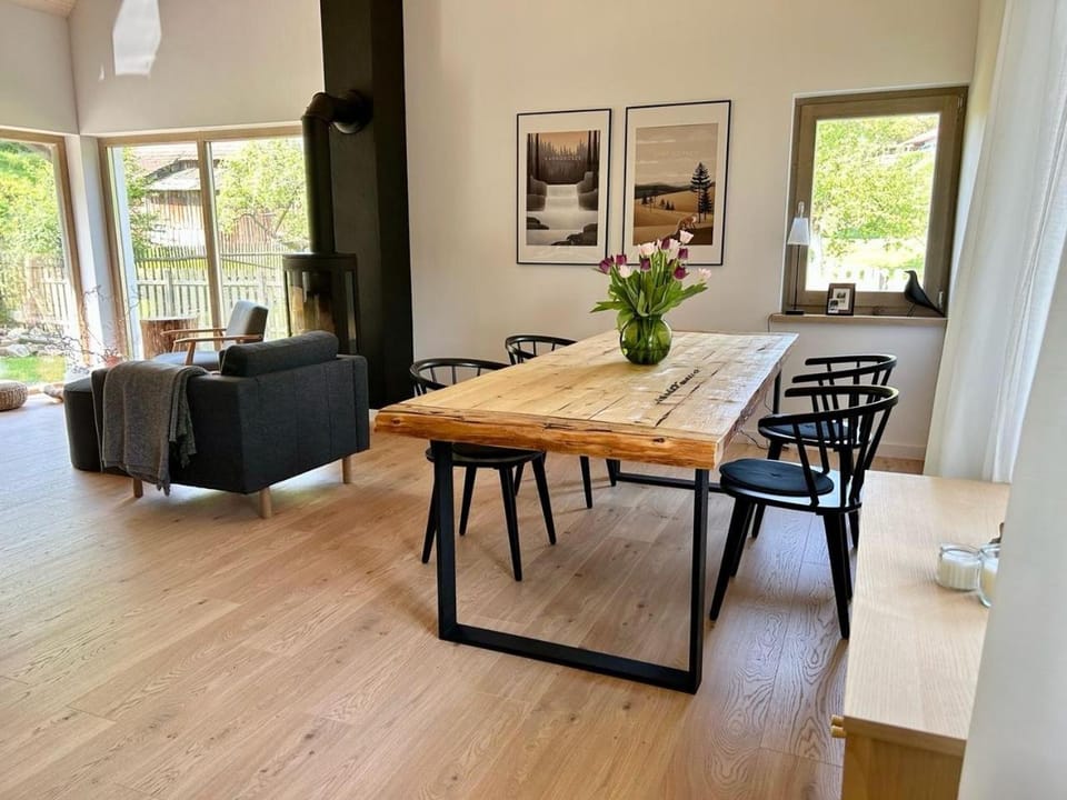 Living room, Dining area