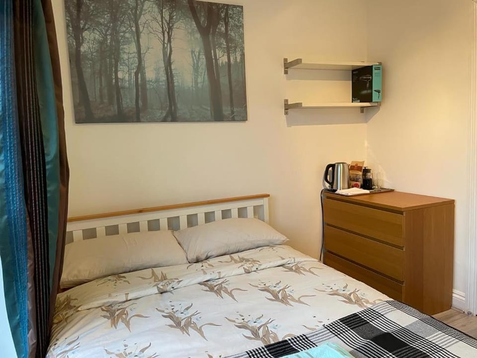 Bed, Coffee/tea facilities, Bedroom, hair dresser