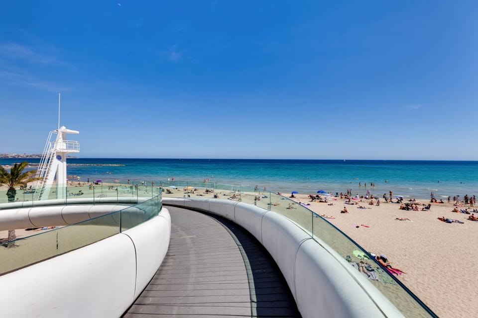 Nearby landmark, Day, Natural landscape, Beach, Sea view, sunbed
