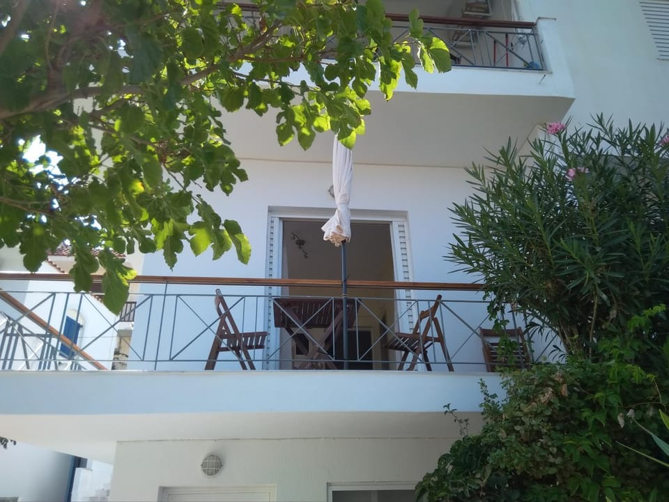 Armenistis apartment House in Icaria
