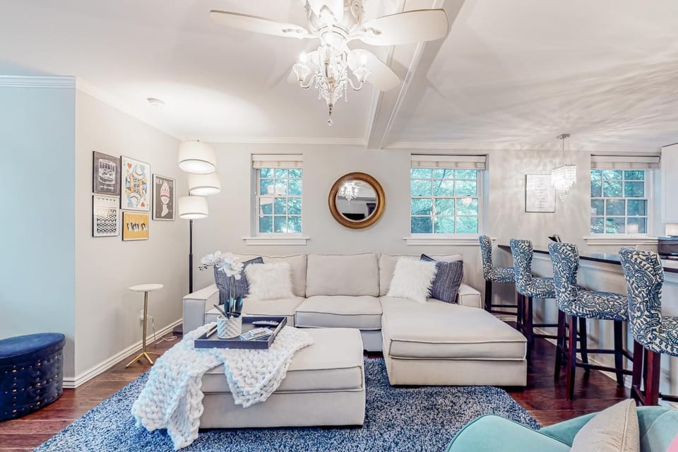 The Saint Apartment in Fayetteville