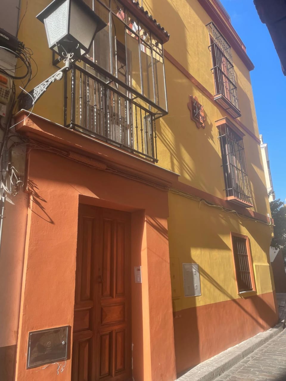 Property building, Neighbourhood