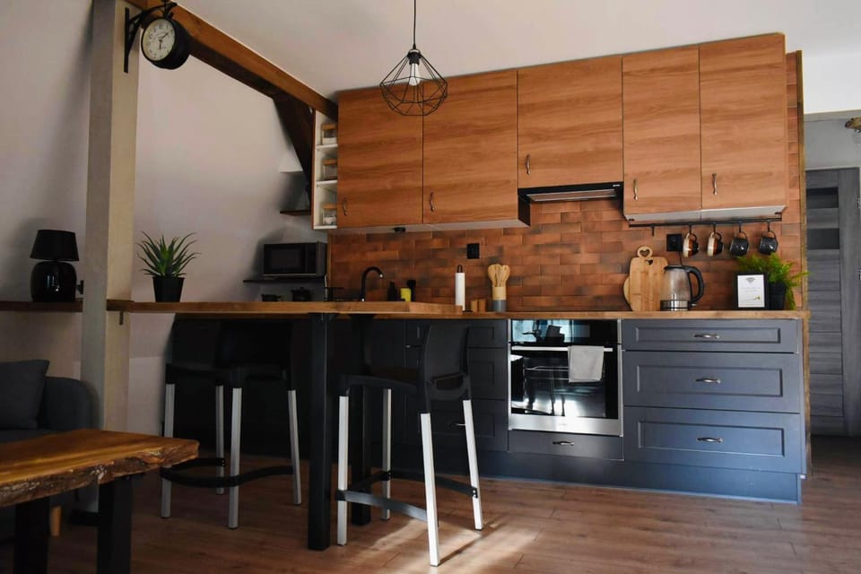 Kitchen or kitchenette, Dining area, minibar, pet friendly, stove